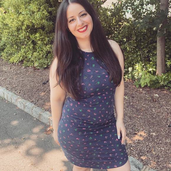 Meet your Posher, Marisa - Picture 1 of 1